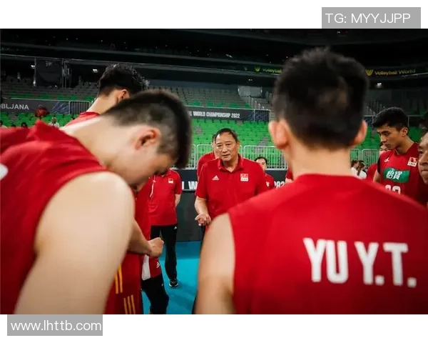 上海足球队以81分领跑世锦赛积分榜展现强劲实力 上海足球队以81分领跑世锦赛积分榜展现强劲实力