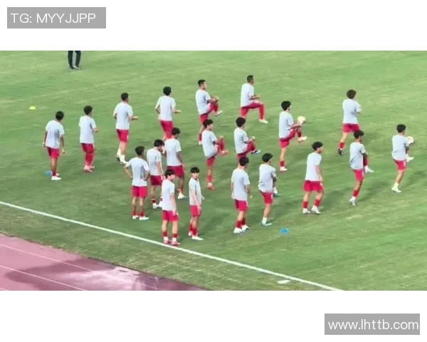 与足球明星亲密接触的精彩互动视频合集尽享足球魅力与激情瞬间 与足球明星亲密接触的精彩互动视频合集尽享足球魅力与激情瞬间