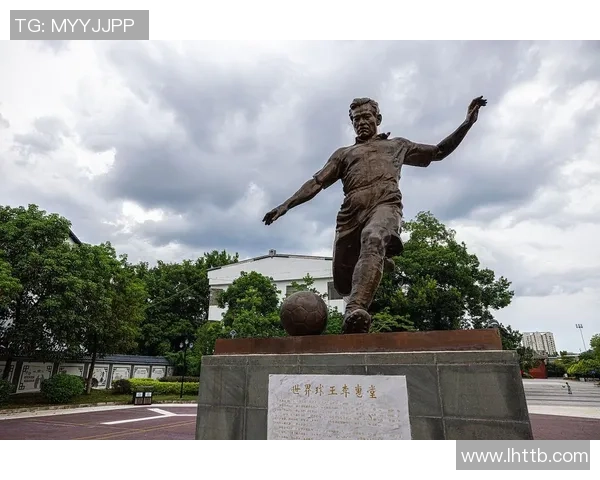 义乌足球明星雕像批发市场热销各类球星雕像一站式采购服务