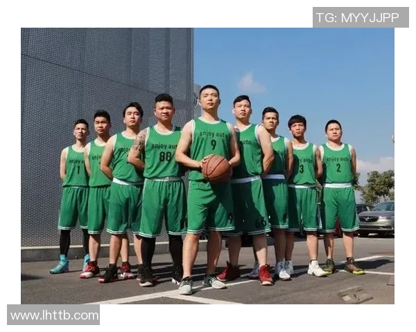 深圳篮球队在杯赛中的耐力表现分析与战术探讨 深圳篮球队在杯赛中的耐力表现分析与战术探讨